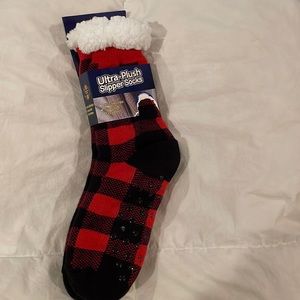 Ultra plush slipper socks, cute buffalo plaid NWT